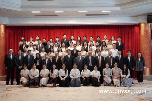 中国大使馆与柬华理事总会联合举办援柬教师欢送会
