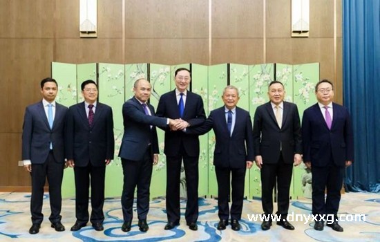 中柬泰三方非正式会晤在上海举行