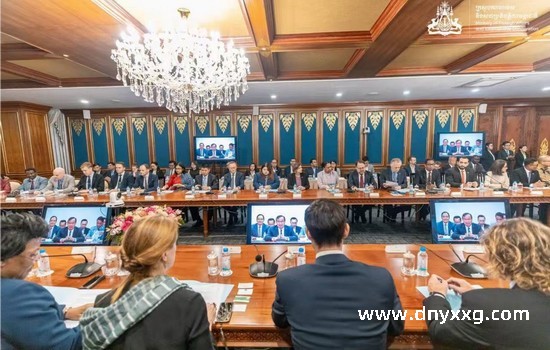 柬埔寨举行边境冲突局势吹风会 重申坚决恪守停火协议